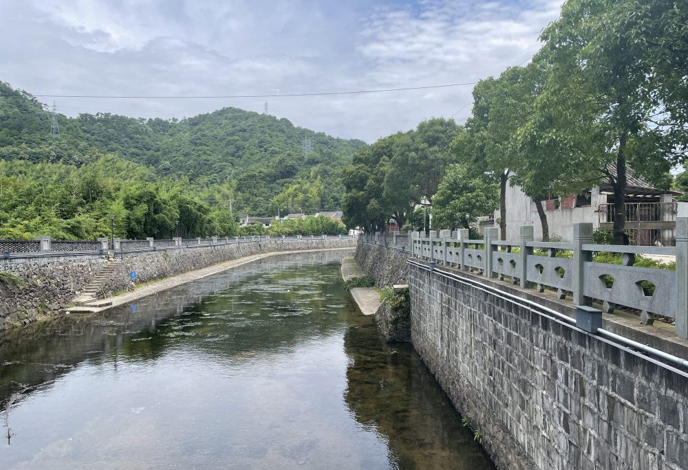 Er valt vandaag matige tot zware regenval in het zuidelijke deel van Ningbo