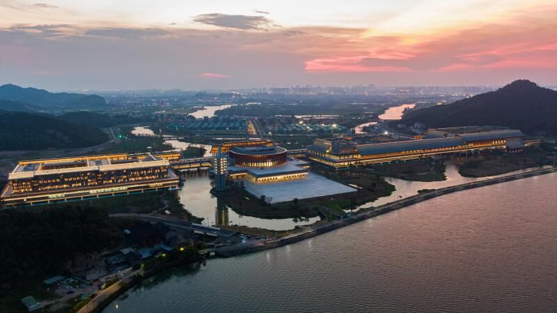 Ningbo International Convention Center licht op