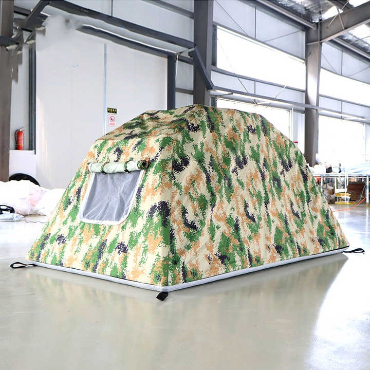 Opblaasbaarb campingluchttent buiten