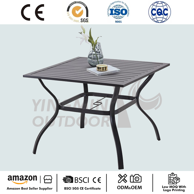 Patio buiten eettafel